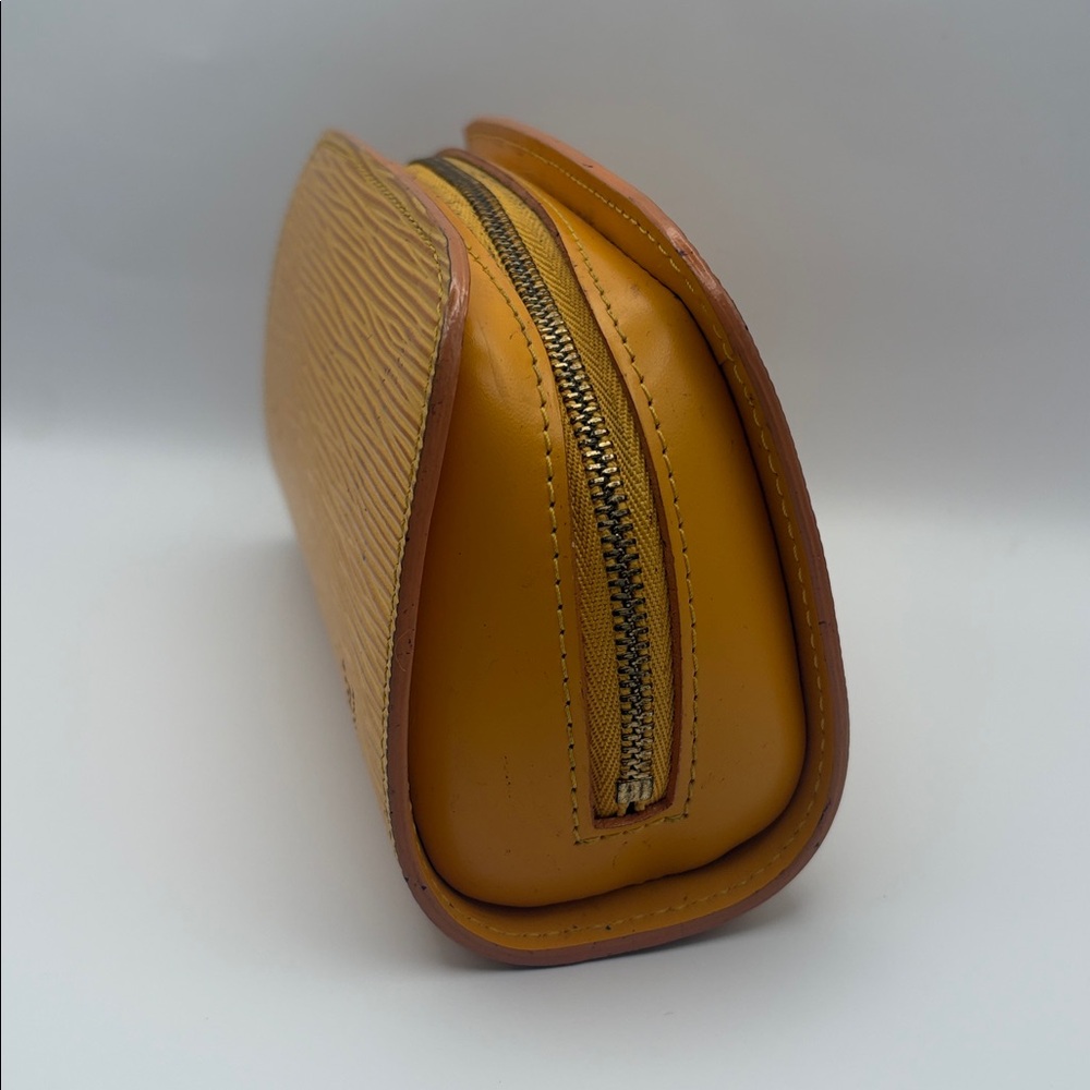 Louis Vuitton Epi Yellow Clutch pouch - Picture 3 of 8